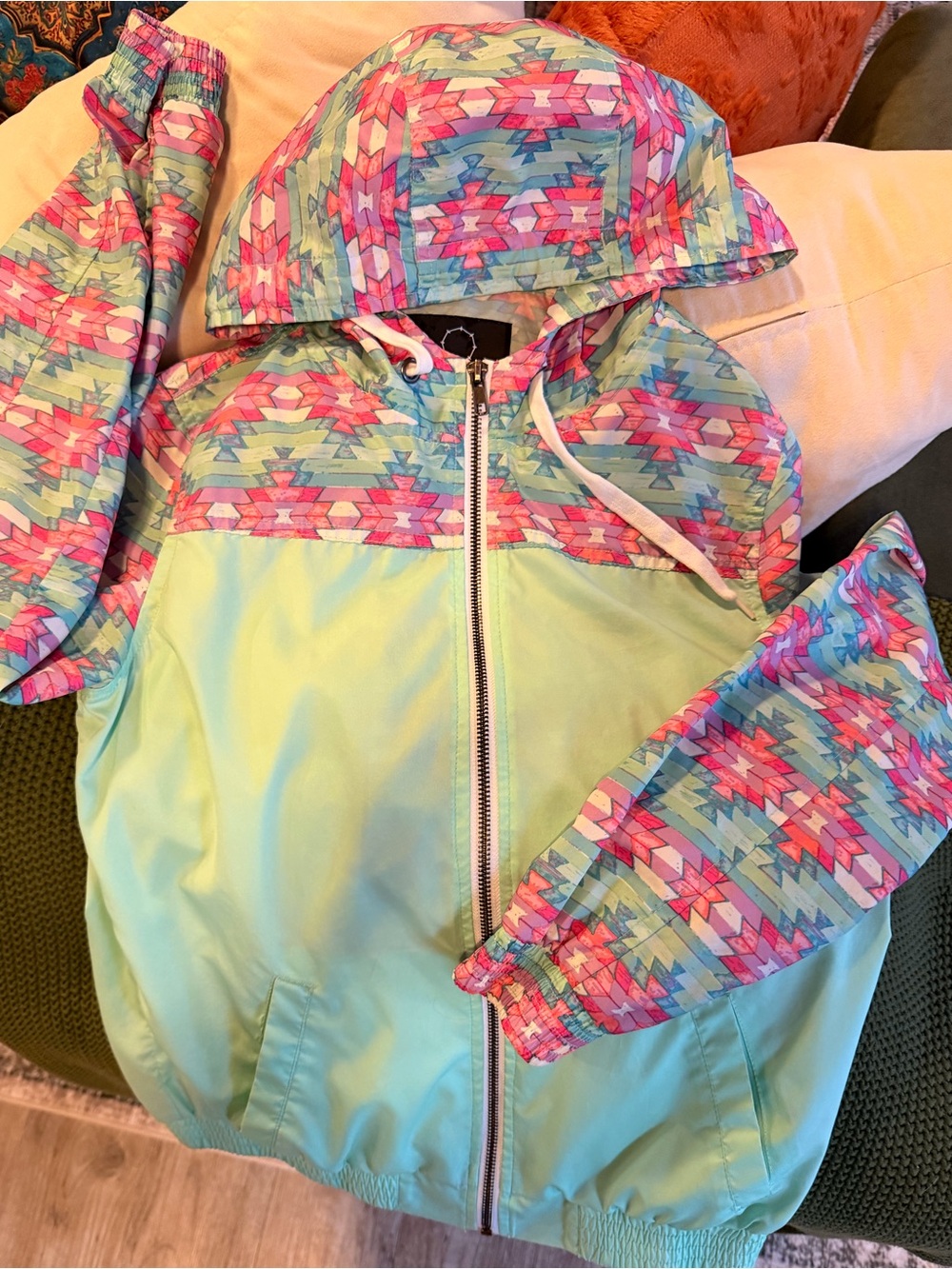 Empyre - Mint & Pink Hooded Windbreaker - Size M